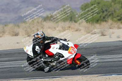 media/Dec-01-2025-Moto Forza (Mon) [[2daa91e15f]]/1-Advanced Group/Session 4 Turn 9/